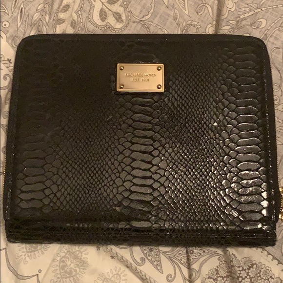 Michael Kors Accessories - MK iPad case
